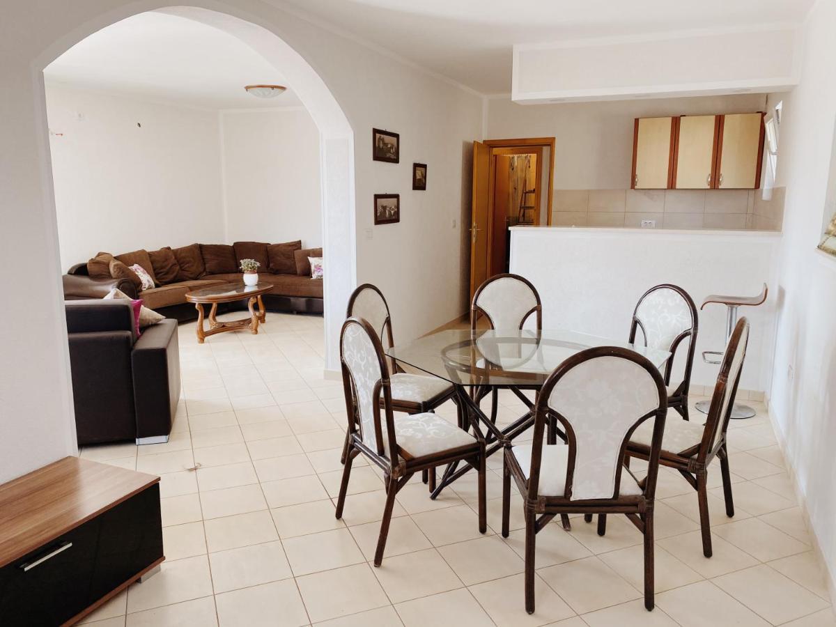 Apartments Sneki Баошичі Екстер'єр фото